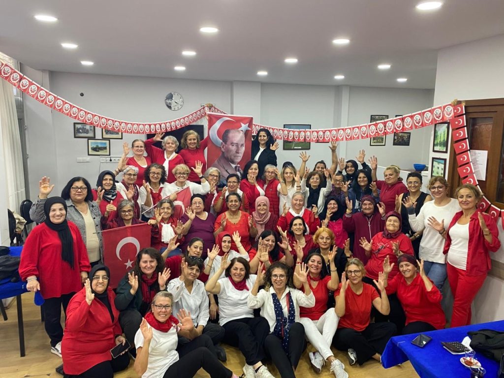 Cumhuriyetin 101. yılını üyelerimiz ve misafir arkadaşlarımız ile kutlama şerefine nail olduk